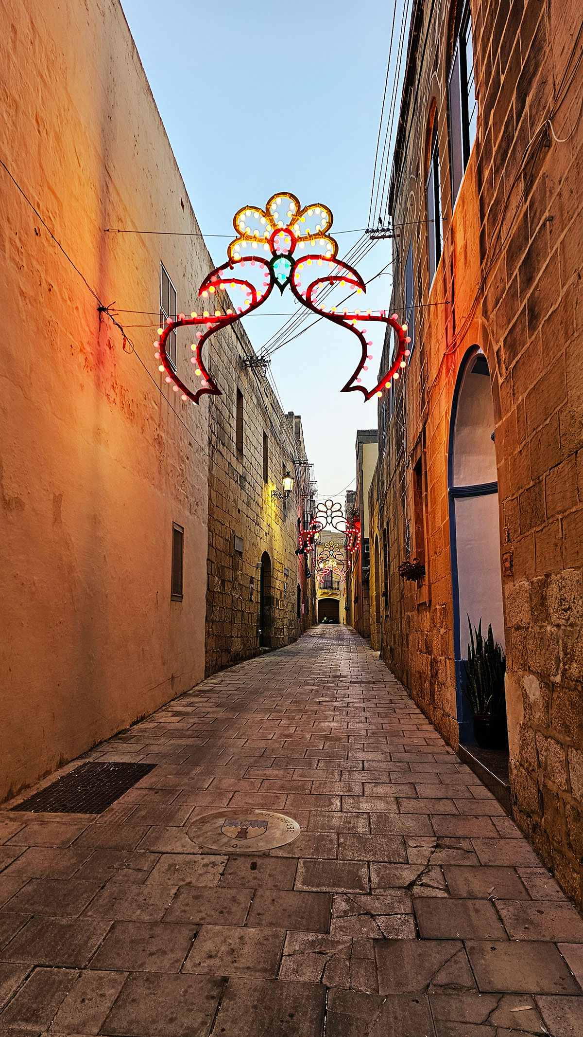 Side street lights